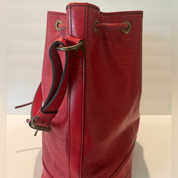 Louis Vuitton Epi Noe GM Leather Bucket Bag (large) Vintage & EUC (Authentic) - Picture 6 of 16